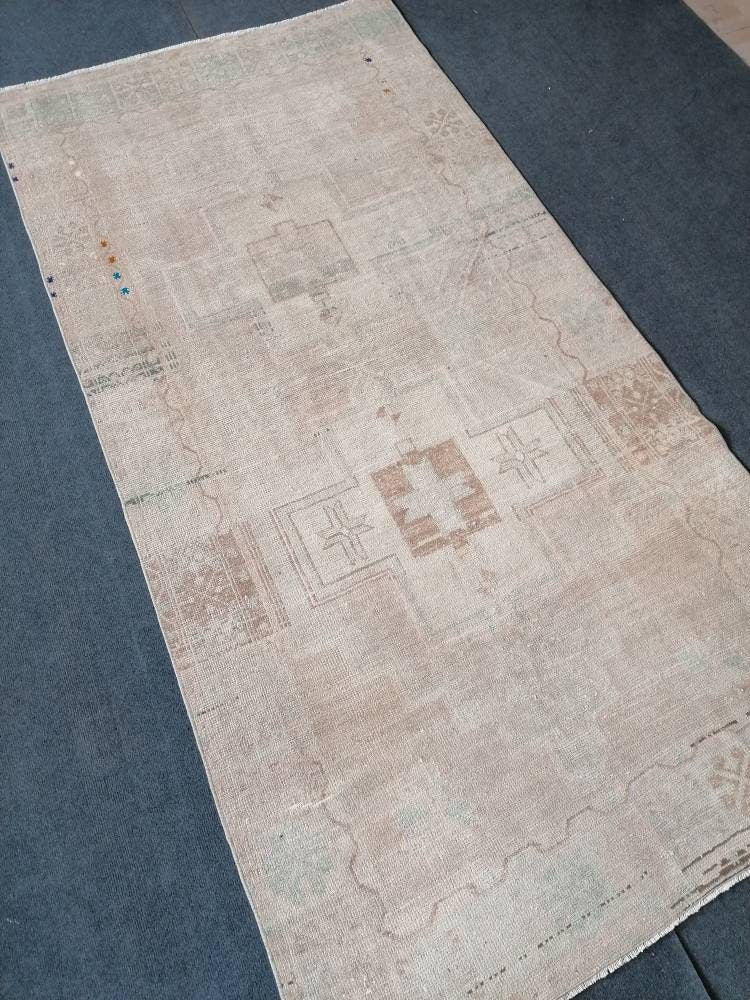 Neatural oushak wool rug, faded vintage rug, hand made rug 3'11x7'8 feet