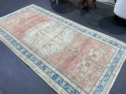 Vintage Rug, TURKISH 2.9 x5.5 Rug,  HANDMADE Rug, Fine Hand Knotted Oushak Rug, Persian Rug Oriental Rug, Quality Rug