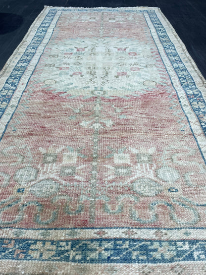 Vintage Rug, TURKISH 2.9 x5.5 Rug,  HANDMADE Rug, Fine Hand Knotted Oushak Rug, Persian Rug Oriental Rug, Quality Rug