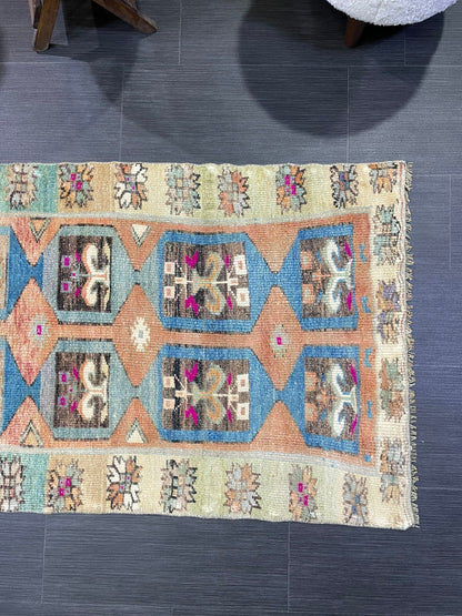 Vintage Rug, TURKISH 2.6 x 4 Rug, Vintage Wool Rug, Oushak Rug Orient Rug, Hand Knotted Rug, 100% Wool Rug, Handmade Rug