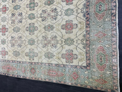 Vintage Rugs, Eclectic 5.8 x 9.4 Rug, Shabbychic Rug, Rustic Rug, Handmade Rug, Vintage Turkish Rug, Farmhouse Rug, Distressed Persian Rug