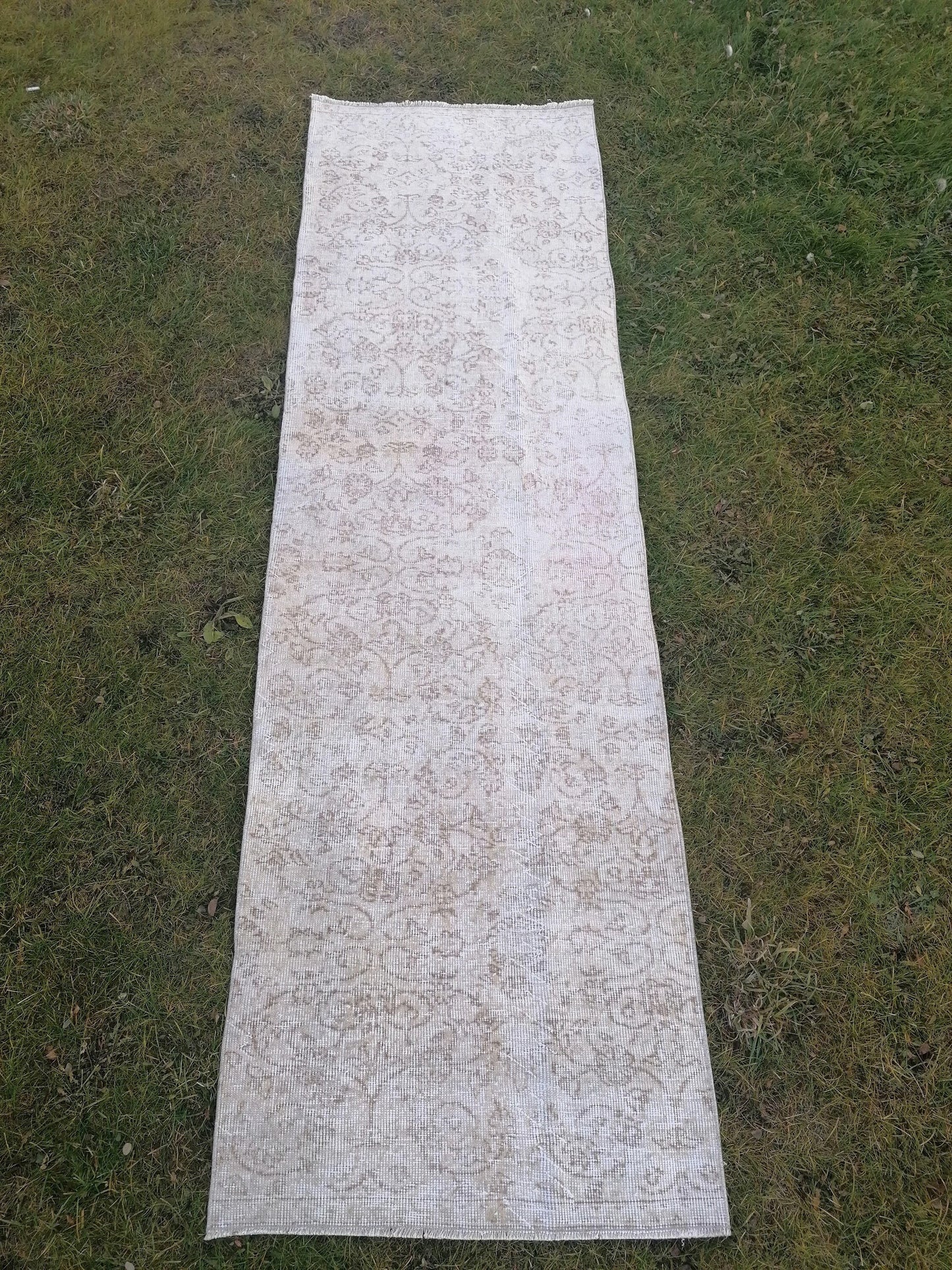 Faded turkish runner 9'x2'8 muted turkish runner, runner rug, kitchen runner, vintage runner rug