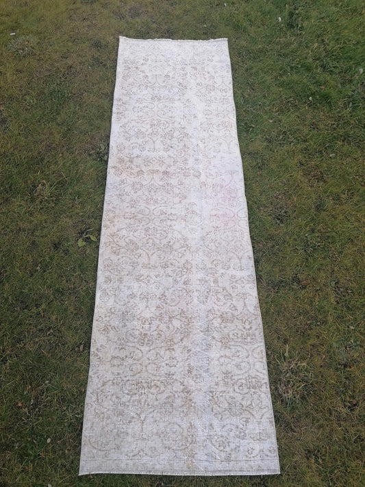 Faded turkish runner 9'x2'8 muted turkish runner, runner rug, kitchen runner, vintage runner rug
