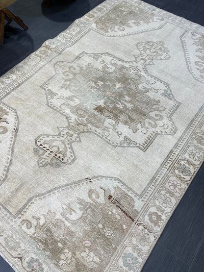 Antique Rug, Vintage 4.4 x 6.7 Rug, Turkish Wool Rug, Oushak Rug, Fine Hand Knotted Rug, Persian Rug, Handmade Rug