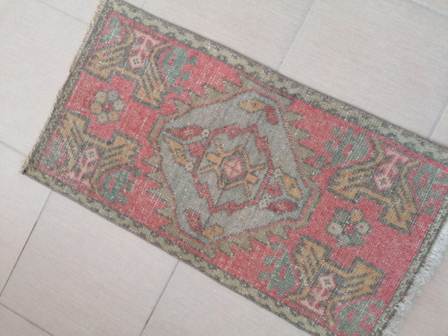 Vintage turkish rug, small oushak vintage rug, vintage rug,kitchen rug, vintage anatolian rug 2'10x1'6 feet
