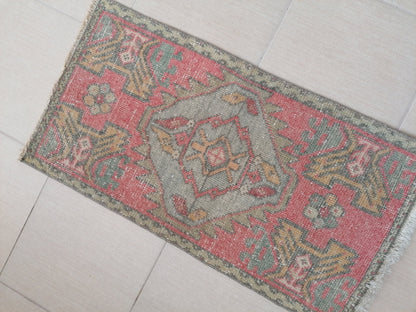 Vintage turkish rug, small oushak vintage rug, vintage rug,kitchen rug, vintage anatolian rug 2'10x1'6 feet