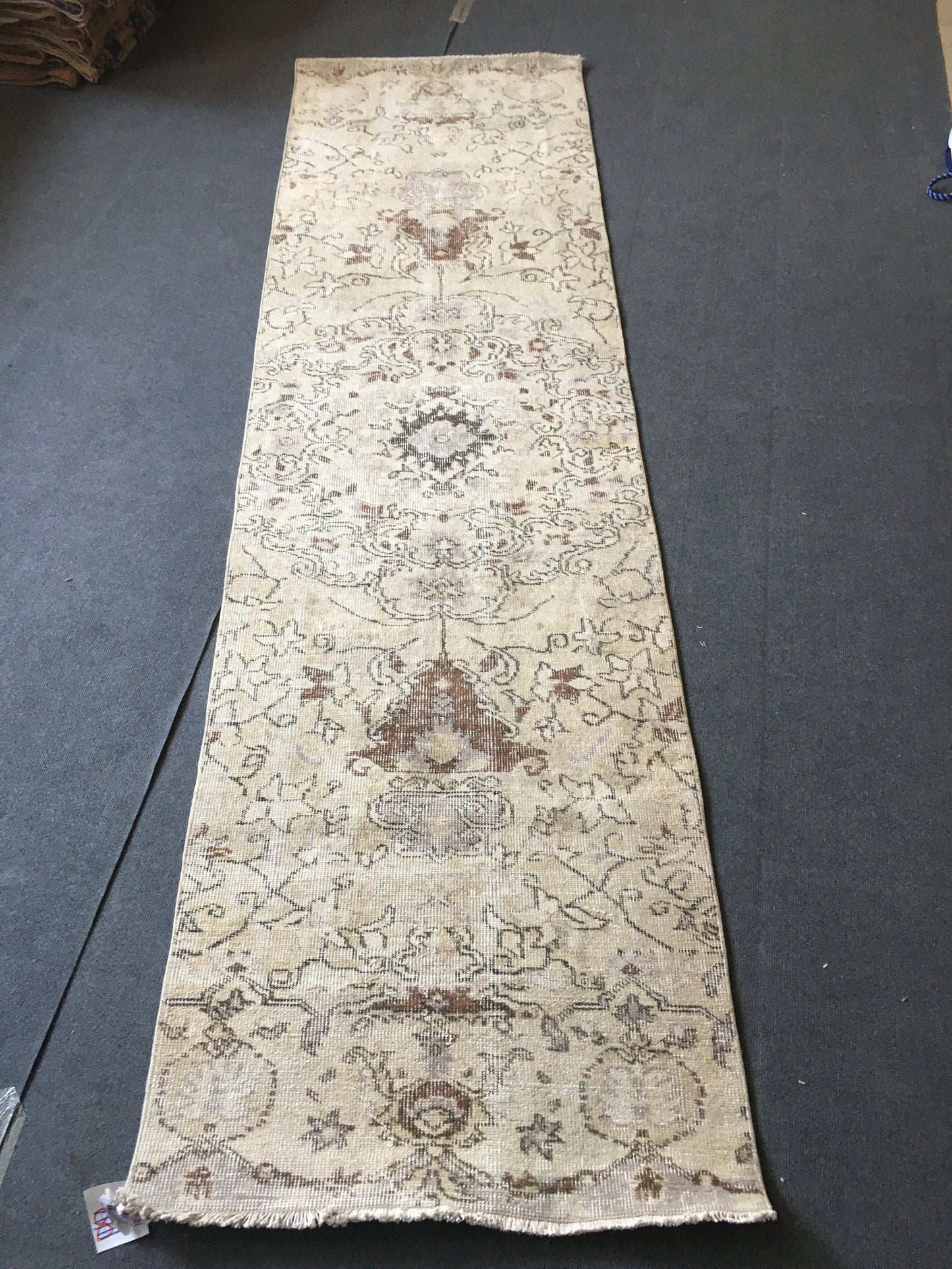 2.6x9 feet natural brown turkish long runner rug, entryway tall runner, vintage faded living room rug, kitchen floor runner, bath mat rug