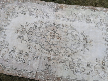 Faded oushak rug 6'2x10'4 muted turkısh rug, neutral vıntage oushak rug, kıtchen rug