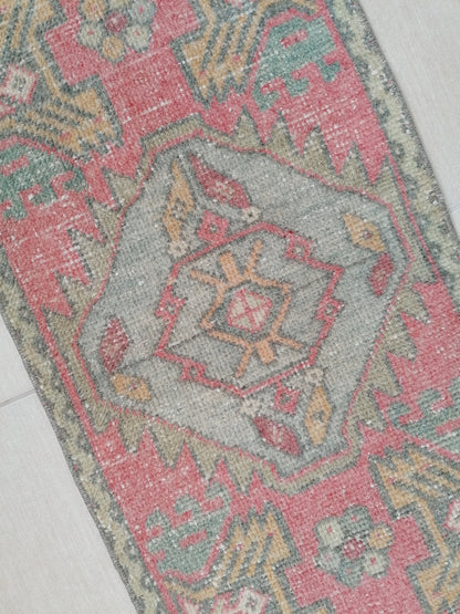 Vintage turkish rug, small oushak vintage rug, vintage rug,kitchen rug, vintage anatolian rug 2'10x1'6 feet