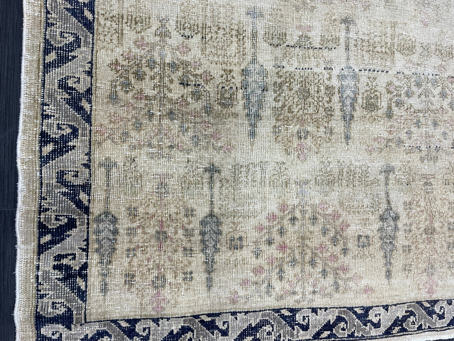 Vintage Rug, Muted Handmade 4 x 6.7  Rug, Natural Wool Oushak Rug Hand Knotted, Vintage Turkish Rug Living Room Rug