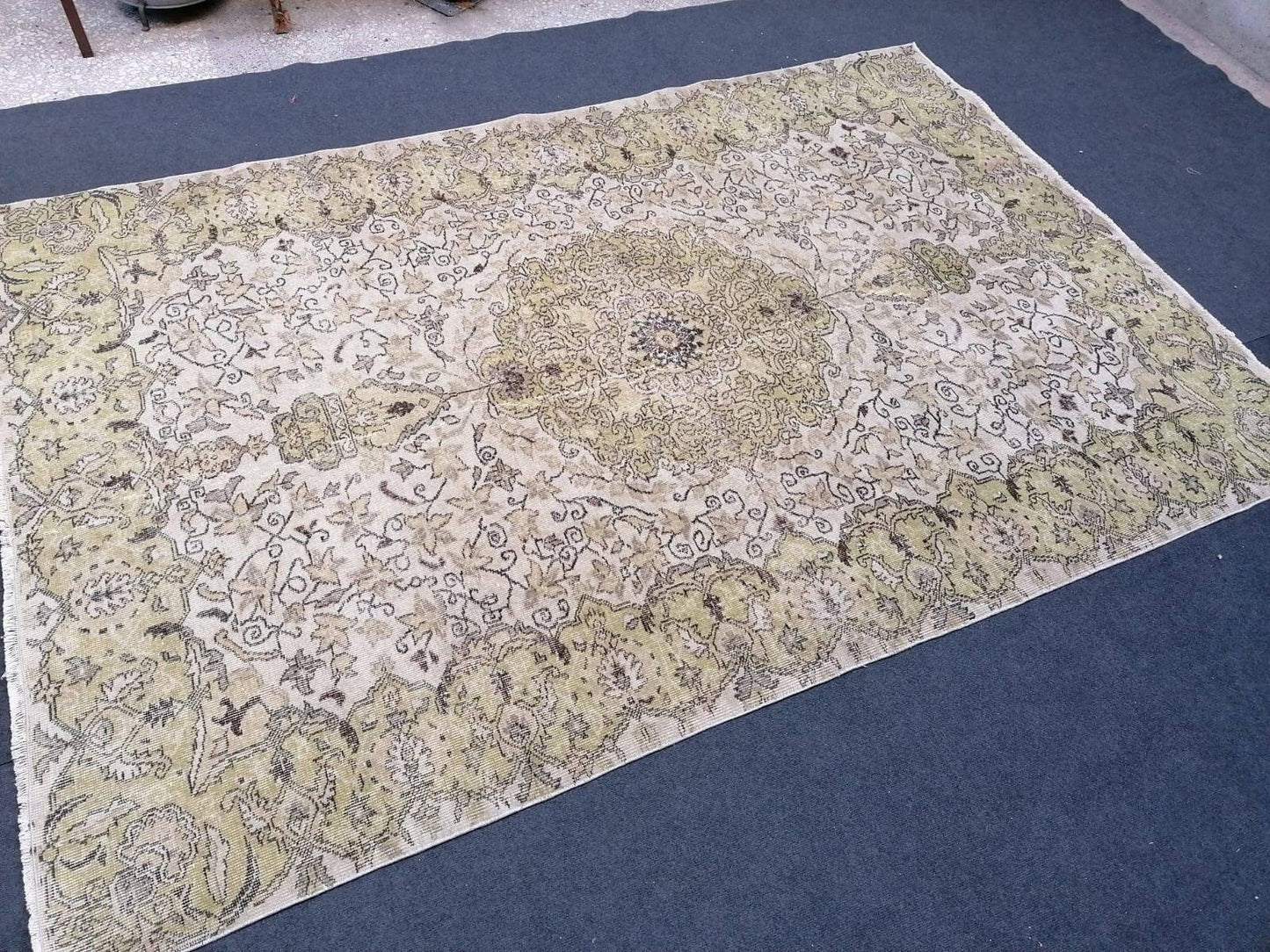 Vintage green rug 6'5x9'7 large oushak rug, vintage hand made wool rug, vintageturkish rug, living room rug, bohemian rug, kitchen rug
