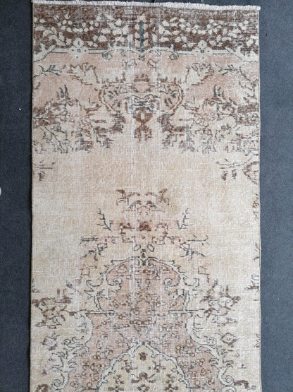 3x9'9 runner rug, vintage runner rug , vintage oushak rug, oushak runner, turkish runner rug, kitchen runner rug, bohemian rug