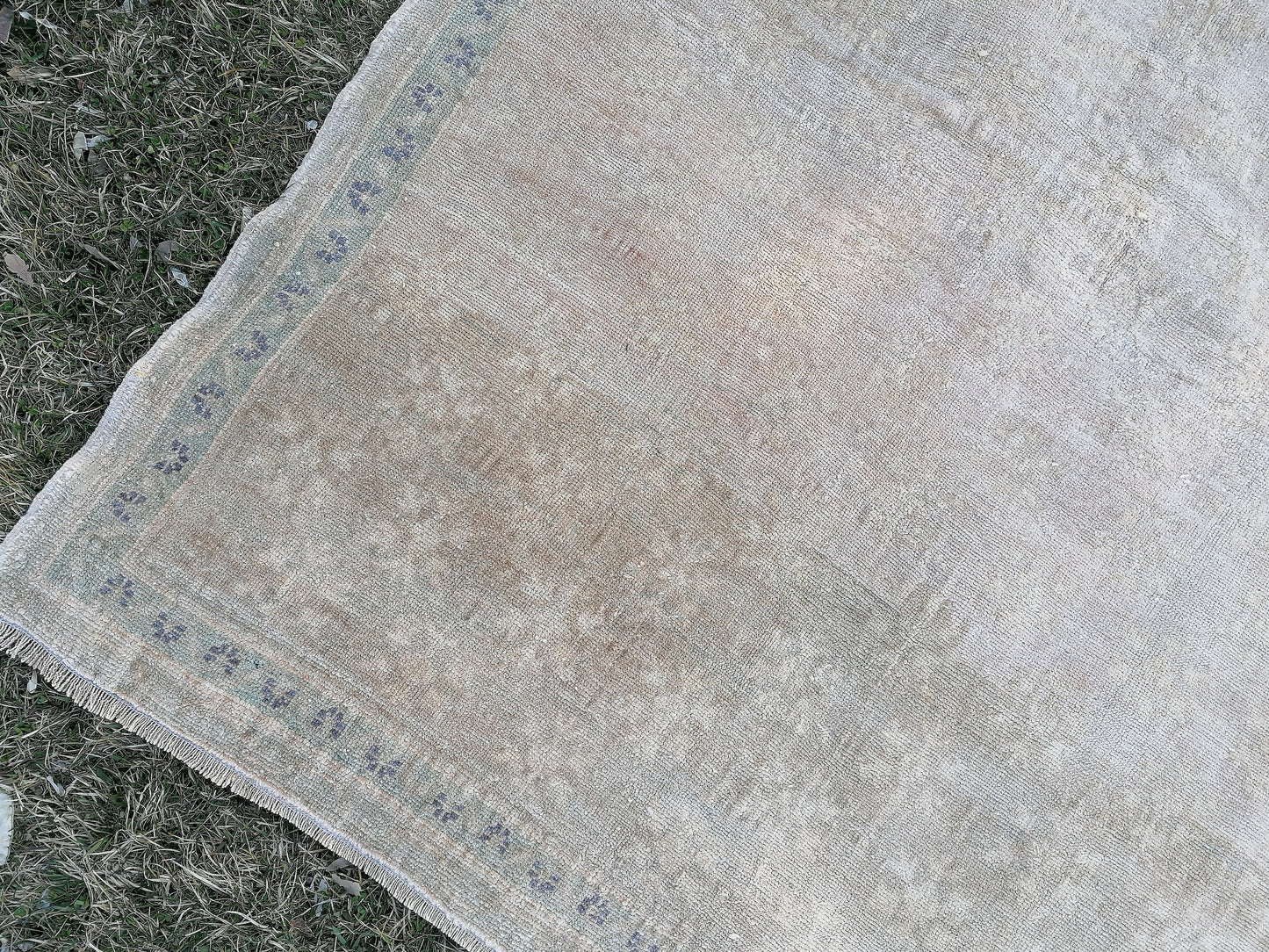 Turkısh neatural muted rug, vıntage wool rug 4'2x6'4 oushak hand made rug