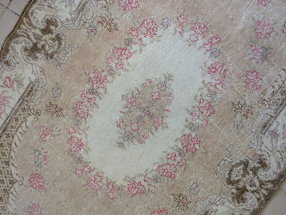 Vintage Rugs, Eclectic Rug, Shabbychic Rug, Rustic Rug, Vintage Rug Runner, Vintage Turkish Rug, Farmhouse Rug, Vintage Rug,Vintage 7x4 rugs