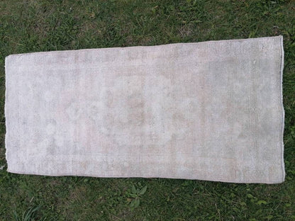 Muted vintage wool rug, faded oushak rug, hand made wool rug,entery indoor rug 1'3x2'9 feet