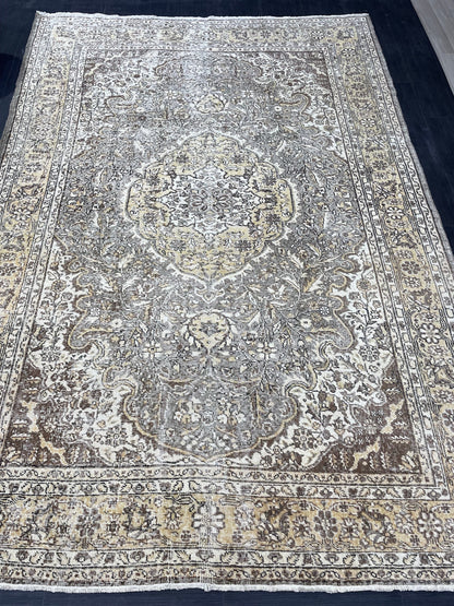 Persian Rug, Vintage 6.7 x 9.9 Rug, Handmade Rug, Hand Knotted Oushak Rug, Turkish Rug Kitchen Rug Wool Rug, Dark Rug, Brown Black Rug