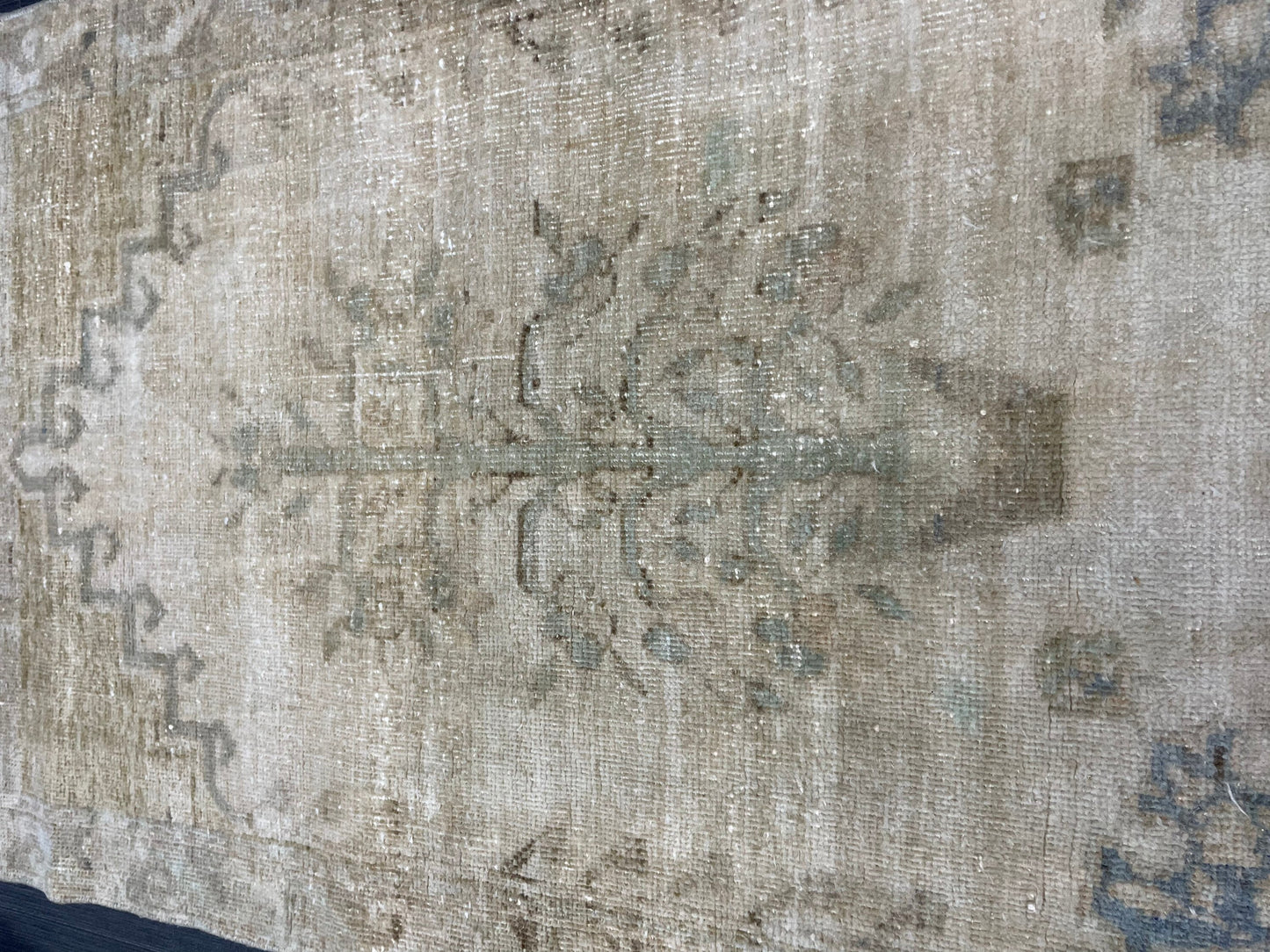 Vintage Rug, TURKISH 2.4 x 4 Rug, Vintage Hand Knotted Rug, Oushak Rug Persian Rug Oriental Rug,Vintage Muted Floral Rug