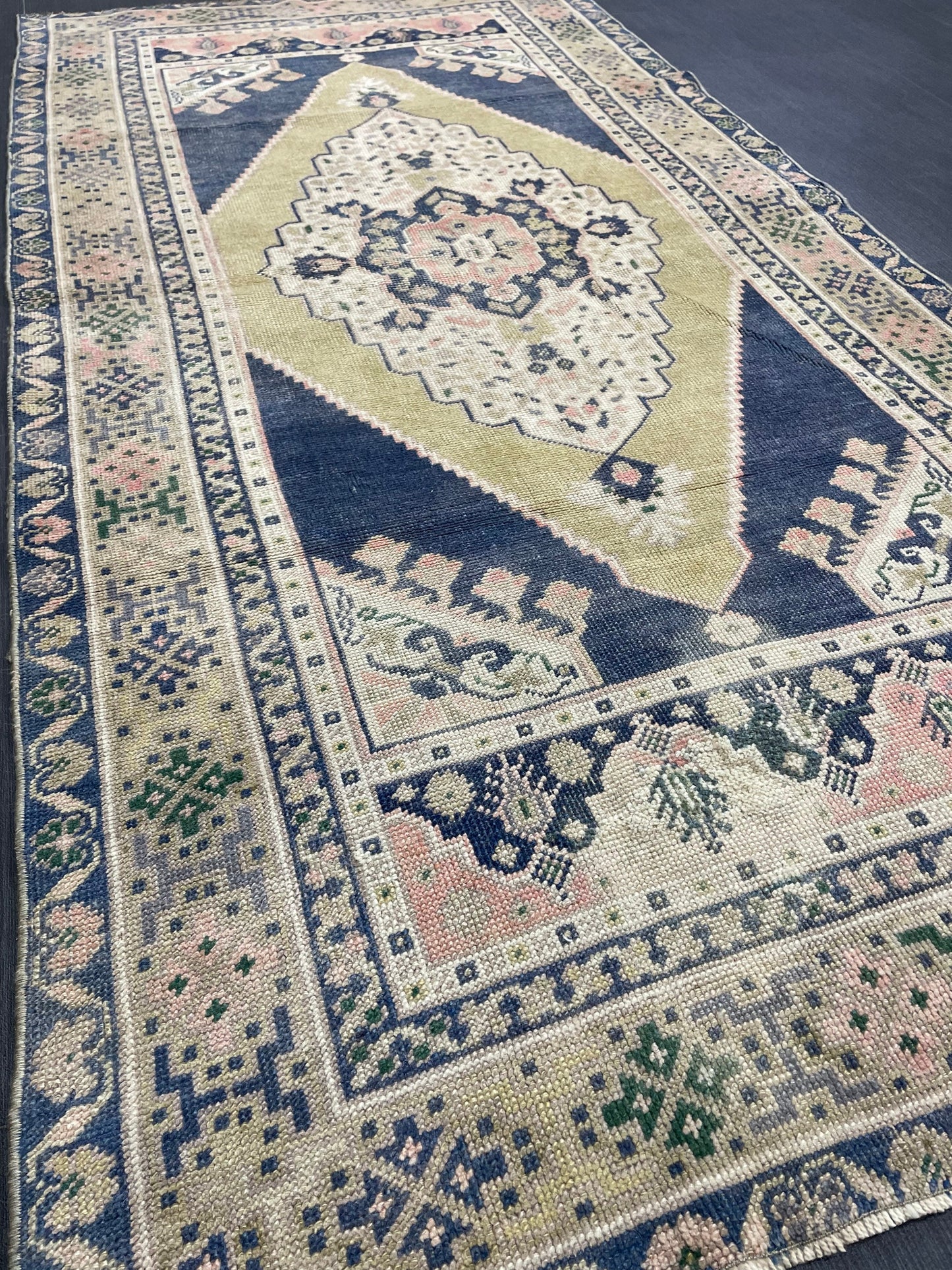 OUSHAK RUG TURKISH Vintage 3.5 x 7 Rug Vintage Oriental Rug Vintage Rug Wool Hand Knotted Rug Hand Made Rugs Vintage Turkish Rug