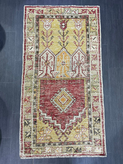 Vintage RUG, TURKISH Rug, Wool Oriental 2.5 x 4.7 Rug, Handmade Rugs, Red Oriental rug, Hand Knotted rug