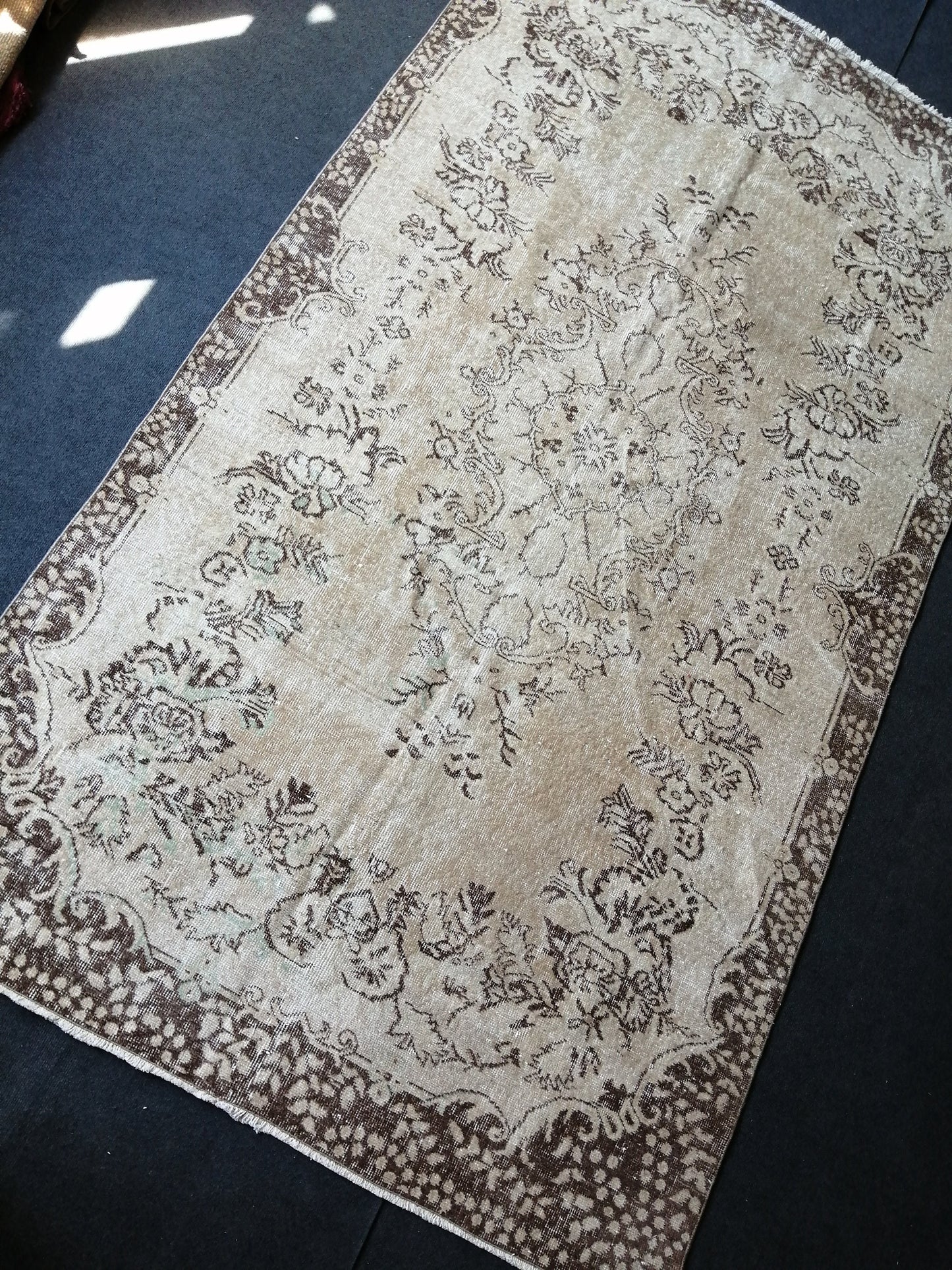 5.5 x 9.6 Muted Vintage Rugs TURKISH HAND MADE Rug Neutral Vintage Turkish Rugs  Oushak Rug Traditional Rug,  Oushak Rug,Vintage Neutral Rug