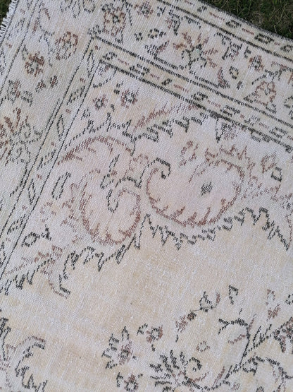 Large oushak rug, muted distressed vintage rug, faded turkish rug, neutral hand made wool rug 6x9'4 kitchen rug, bohemian rug