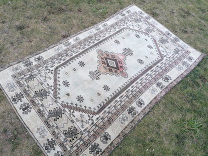 Vintage turkish rug, oushak vintage rug, kitchen rug, wool rug. hand made rug, are rug, 4'5x7'2 feet