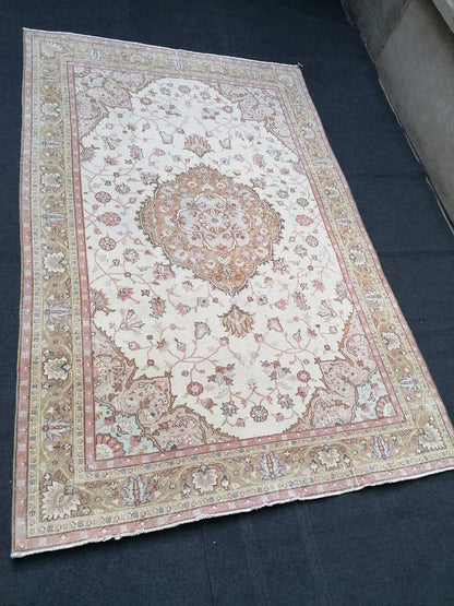 10'2x6'7  large size rug, muted vintage rug