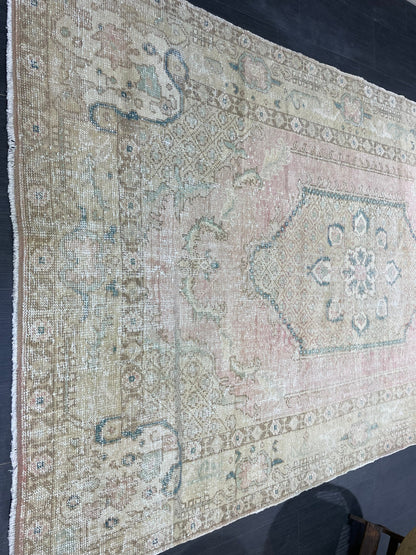 Antique Distressed Rug, TURKISH 6x 9.3 Rug, Hand Knotted Rug, Light Pink Vintage Rug, Wool Oushak Rug Handmade Rug,