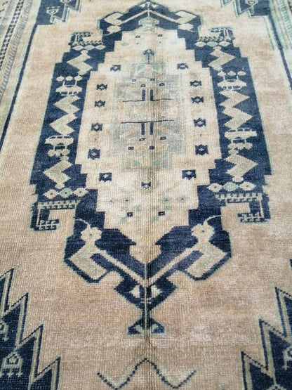 Vintage Turkish Oushak rug,5.5 x 9.3 Muted Persian  Rug, Muted turkish Rug, Navy Oushak  rug, Oriental Vintage Rug, Soft wool Rug,