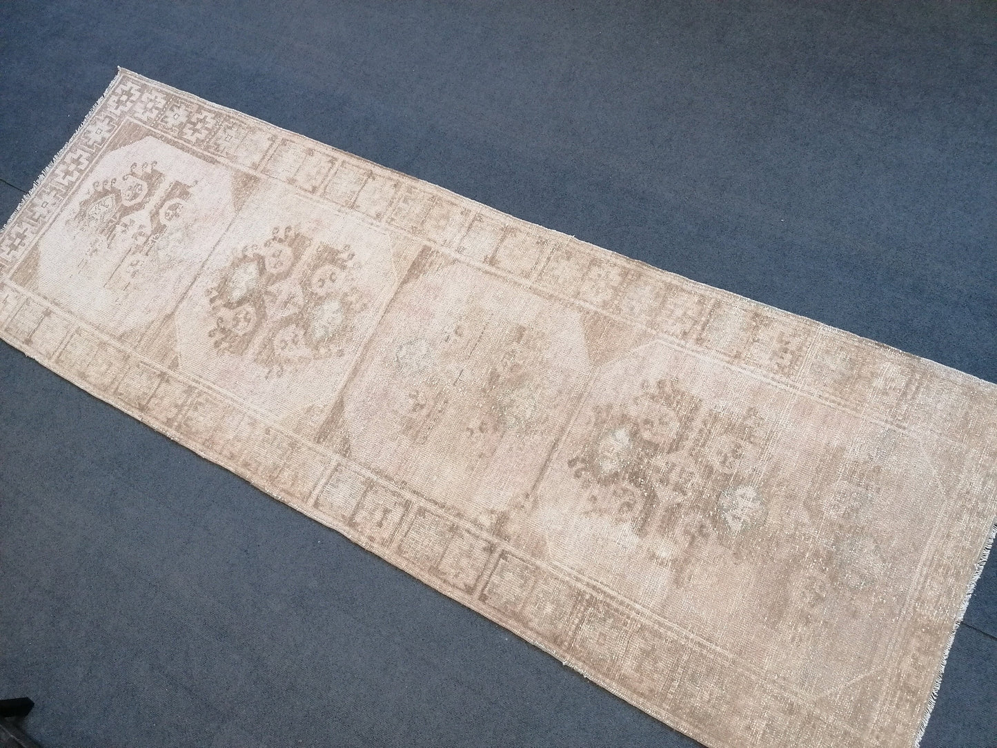 Neutral vintage rug, oushak rug, 3'2x9'2 hallway handmade rug