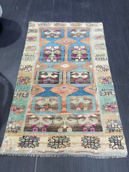 Vintage Rug, TURKISH 2.6 x 4 Rug, Vintage Wool Rug, Oushak Rug Orient Rug, Hand Knotted Rug, 100% Wool Rug, Handmade Rug