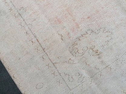 Distressed vintage rug 5'8x9 muted hand made rug, faded antique rug, rustic rug, floral rug turkish rug farmhouse rug,vintage rug, wool rug