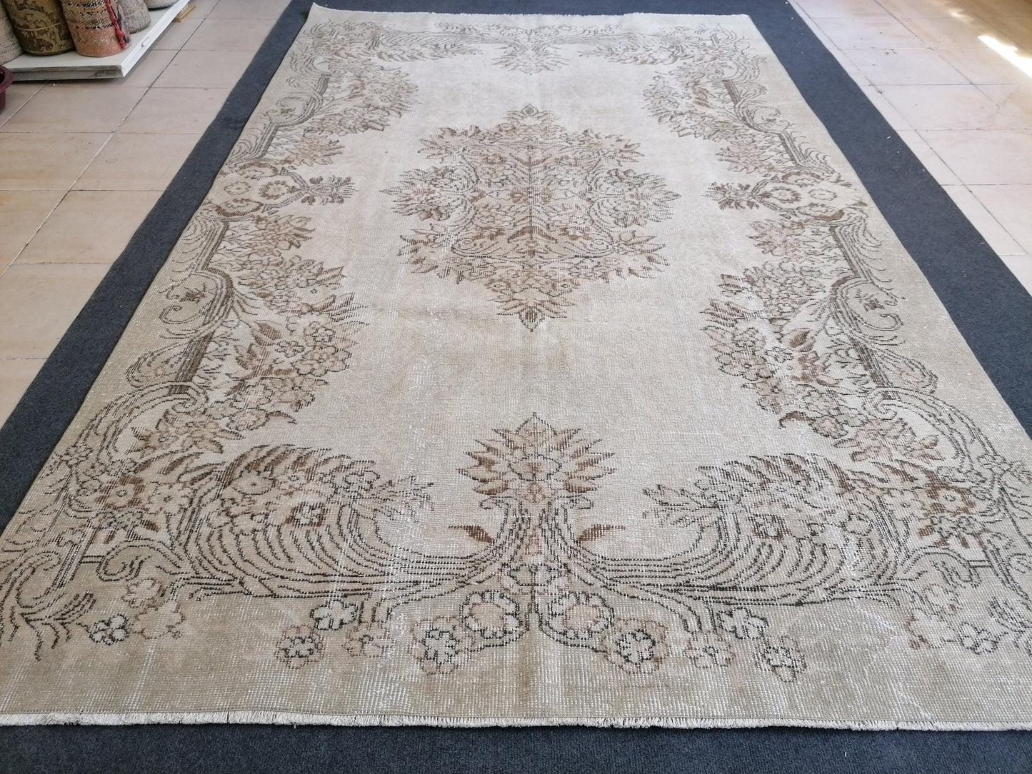 5.7 x 9 Large muted rug  vintage turkish rug, faded oushak vintage rug, kitchen rug, vintage anatolian rug, unique handmade