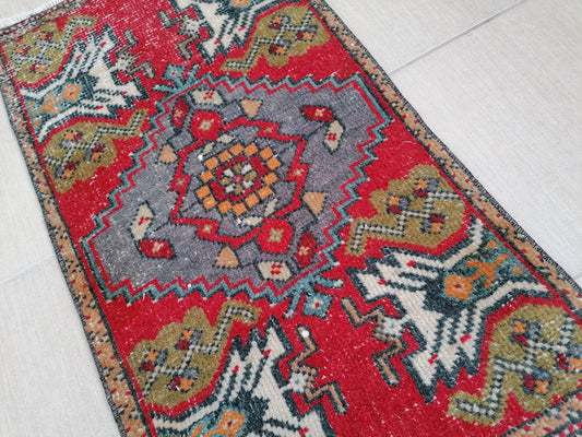 Turkısh rug 2'10x1'7 vıntage rug, small vıntage turkısh rug, hand made rug,wool rug