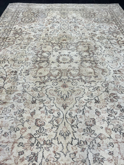 Muted Persian RUG Neutral Vintage 6.4 x 9.7 Rug Large Vintage Rug Wool Oushak Rug Hand Made Rugs Vintage Turkish Rug Neutral Rug