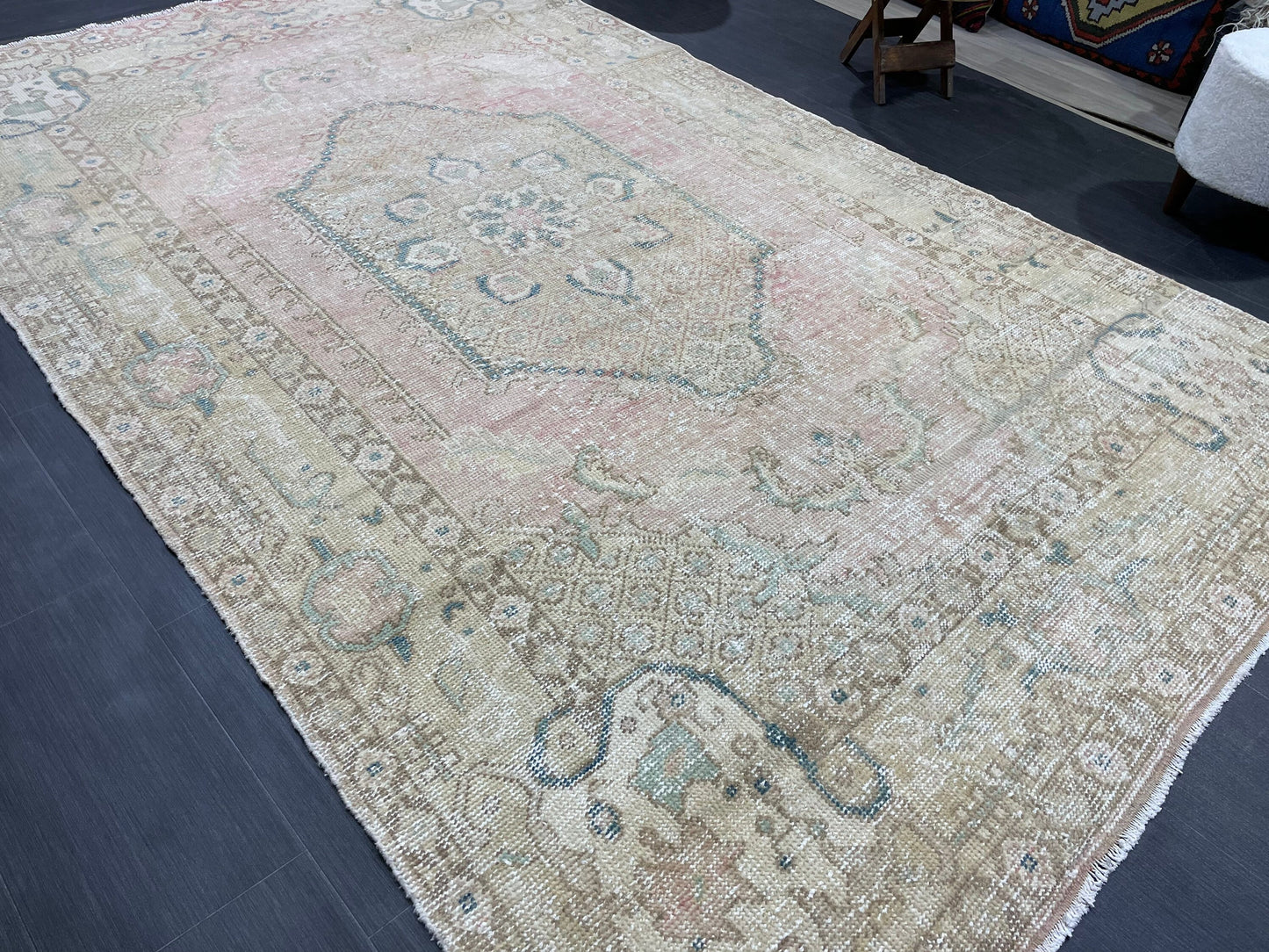 Antique Distressed Rug, TURKISH 6x 9.3 Rug, Hand Knotted Rug, Light Pink Vintage Rug, Wool Oushak Rug Handmade Rug,