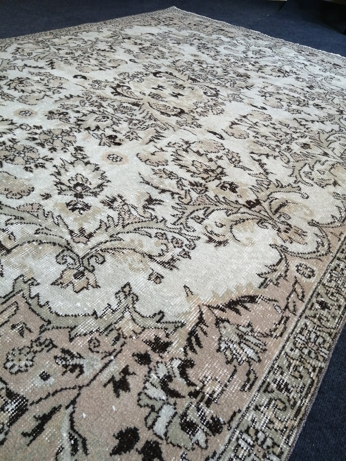 10 x 6.4  Floral Rugs, Hand Made Rug, Oushak Rug, Rustic Rug, Bohemian Rug, Muted Rug , Turkish Rug, Farmhouse Rug, Vintage Rug, Wool rug