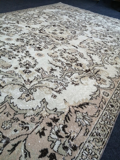 10 x 6.4  Floral Rugs, Hand Made Rug, Oushak Rug, Rustic Rug, Bohemian Rug, Muted Rug , Turkish Rug, Farmhouse Rug, Vintage Rug, Wool rug