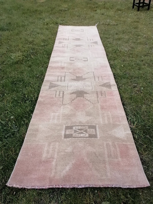 Vintage rug 9'x2'3 pastel vintage oushak rug, faded unique hand made runner rug, kitchen runner rug, bohemian rug traditional turkish decor