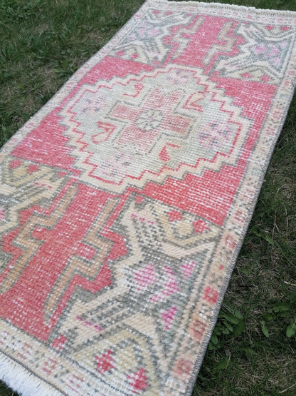 Turkısh rug vıntage rug,  small vıntage turkısh rug, hand made rug,wool rug3x1'7 feet