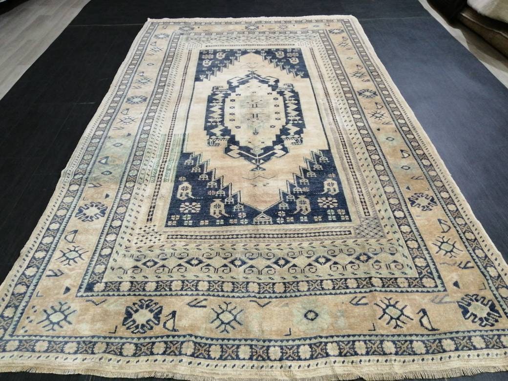 Vintage Turkish Oushak rug,5.5 x 9.3 Muted Persian  Rug, Muted turkish Rug, Navy Oushak  rug, Oriental Vintage Rug, Soft wool Rug,