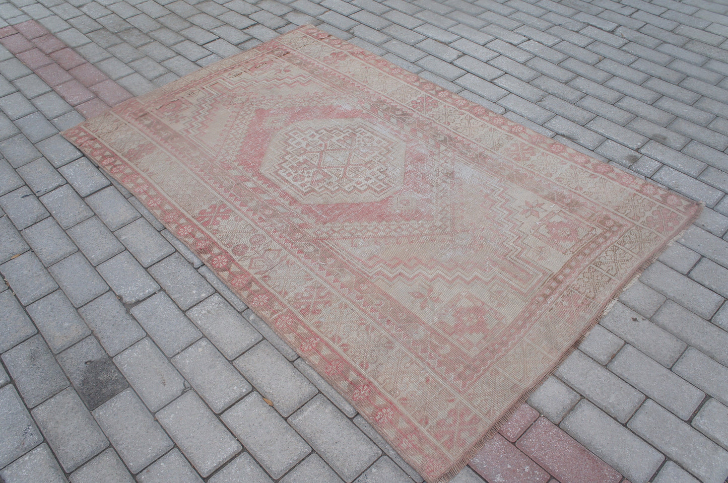 Muted Vintage Rugs, 5.6 x 3.6 Oushak Rug, Turkish Rug, Faded Wool Rug, Muted Oushak Rugs, Hand Made Rug, Weaving Rug, Pink Rug, Kitchen Rug
