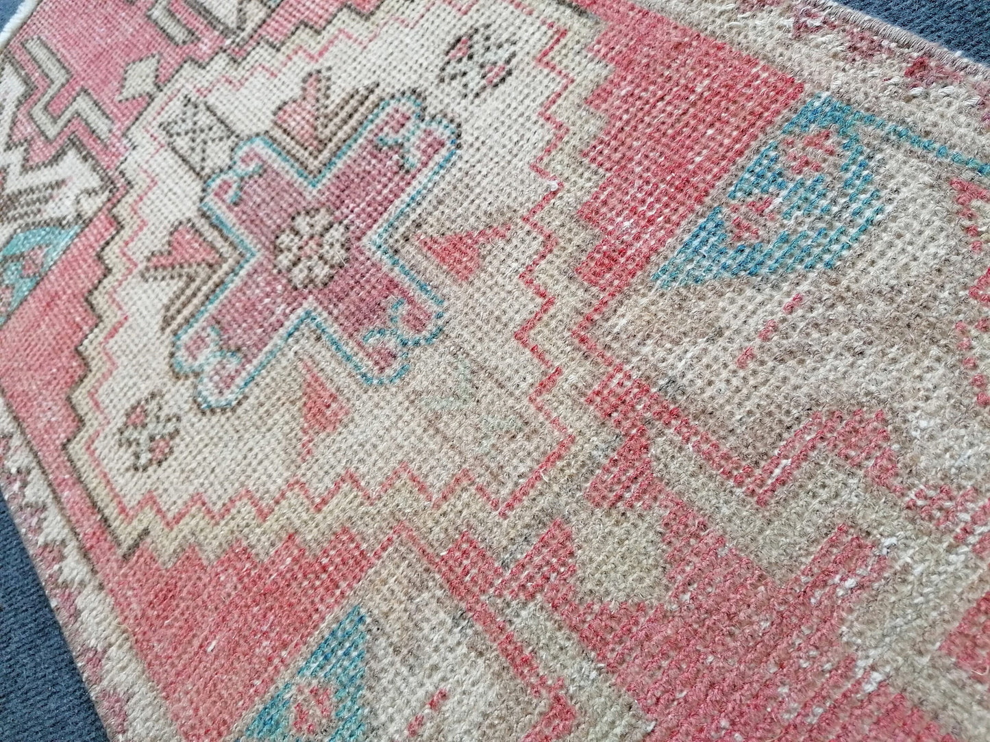 Vintage small turkish rug, hand made wool rug 2'10x1'6 feet