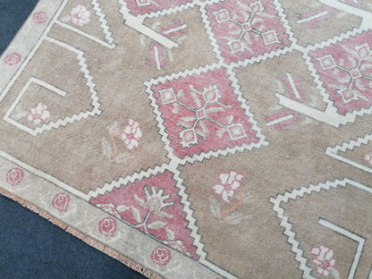 Neutral oushak rug, vintage wool rug turkish handmade rug 4'10x8'5 runner rug, living room rug, kitchen runner