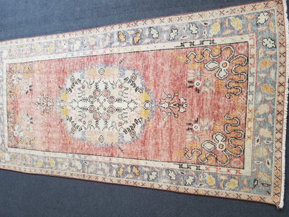 Vintage turkish rug 3'3x6'8 vintage wool rug, are oushak rug