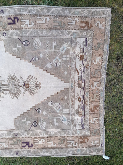 9x4'7 faded vintage turkish rug,oushak vintage kitchen rug,vintage anatolian bohemian rug,unique hand made bohemian