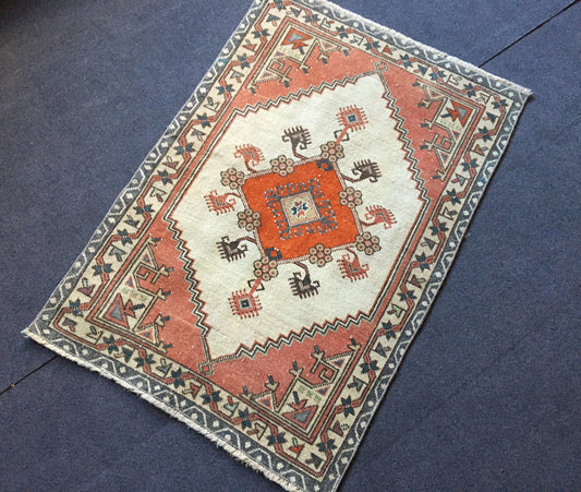 3x4 feet vıntage turkısh rug, vıntage small rug, wool hand made rug, muted color etnique motif mini rug, oushak orange bedroom small rugs
