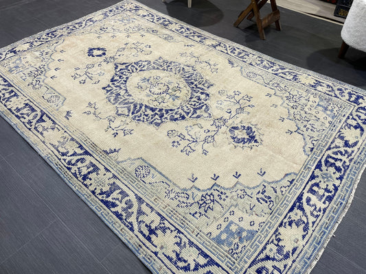Muted Vintage RUG, muted Turkish Oushak Rug, Antique 4.6 x 6.8 Rug, Distressed Vintage Wool Rug, Handmade Rug, Hand Knotted Turkish Rug