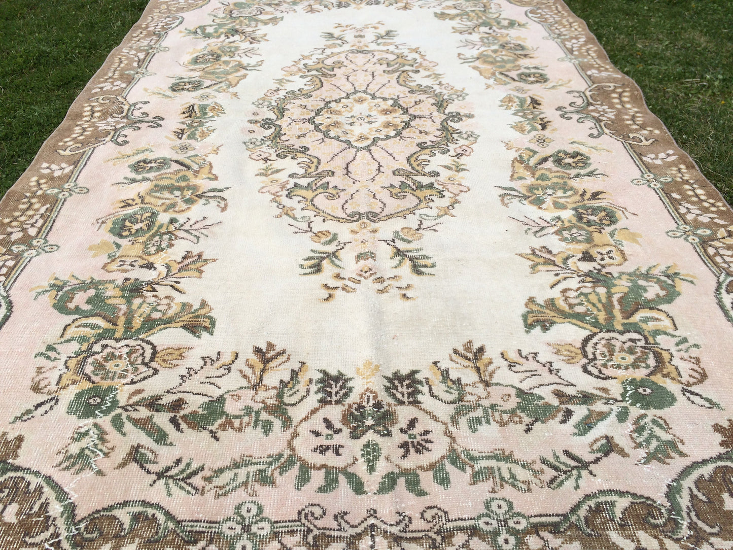 9 x 5.6 Turkish Rug Large Area Rugs Oushak Vintage Rug Oushak Rug Turkish Oushak Rug Soft Pink Rug 6x9 Muted Persian Rug