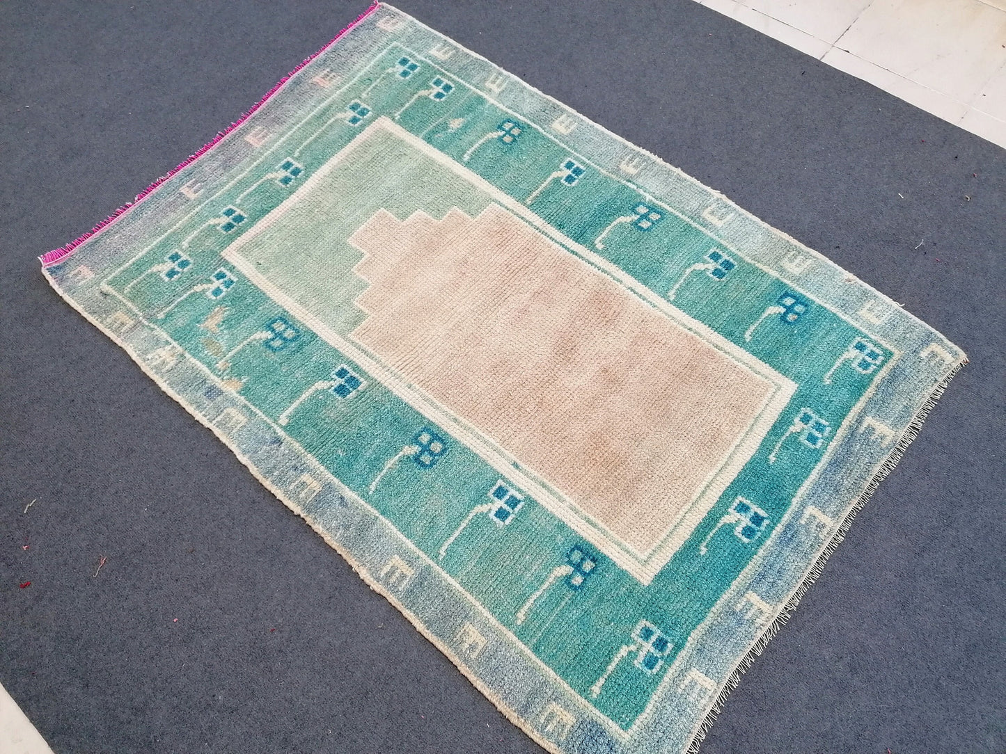 Shaggy turkish hand made rugs 5x3'4 vintage green rugs, high pile wool rug, turkish oushak rug, vintage oushak rug, wool rug